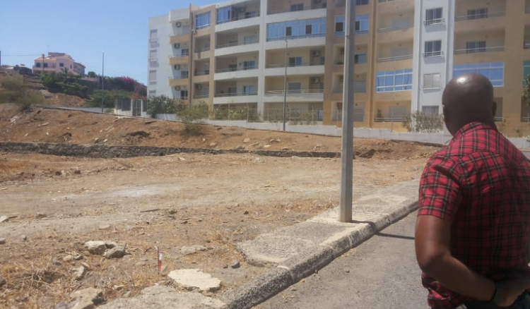 Investidor acusa CMP de lhe "tomar terreno para 'dar' a amigos"