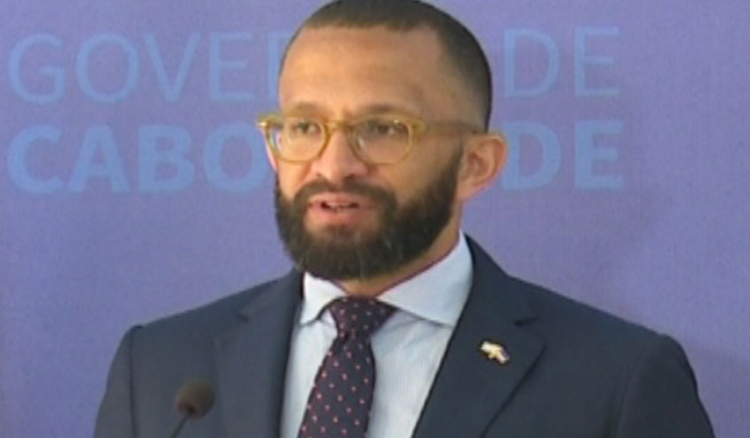 Abraão Vicente defende revisão constitucional com debate sobre crioulo como língua oficial