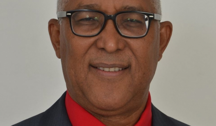 Agostinho Lopes. “Há sinais na sociedade de que as coisas não estão bem”