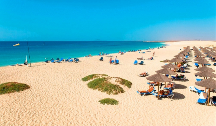 Brexit e falência da Thomas Cook ameaçam crescimento de Cabo Verde