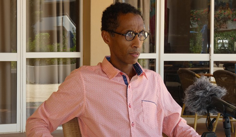 Casimiro de Pina. “O MpD é, hoje, uma manta de retalhos” e “Ulisses é, tristemente, um pequeno déspota” que “não respeita nada, nem ninguém”