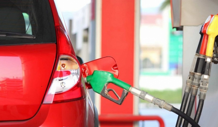 Combustíveis estão mais baratos desde a madrugada