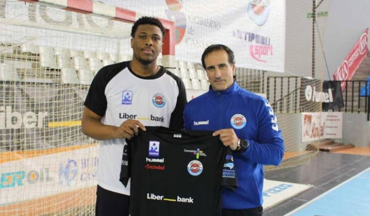 Andebol. Internacional cabo-verdiano reforça equipa da I Divisão de Espanha