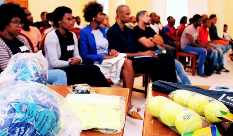 Sal. Câmara Municipal distribui materiais desportivos de diferentes modalidades