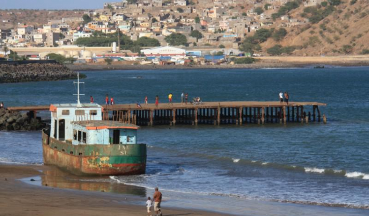 Justiça e transparência nos negócios públicos. O caso dos terrenos da Praia