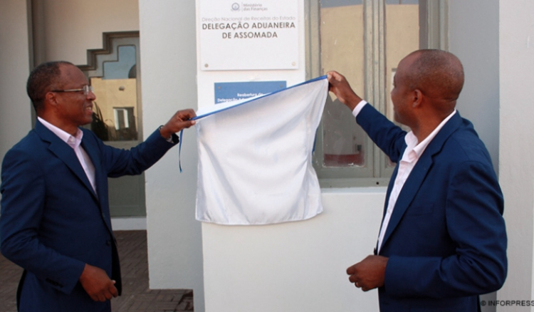 Alfândega de Santiago Norte reaberta. "Vai resolver desembaraço aduaneiro", diz PM