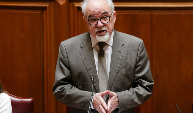 Cidadãos de Cabo Verde e Portugal com mais benefícios se emigrarem para estes países