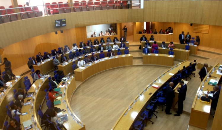 Guiné-Bissau. PAICV aponta "assalto ao poder" e MpD fala em "ingerência"