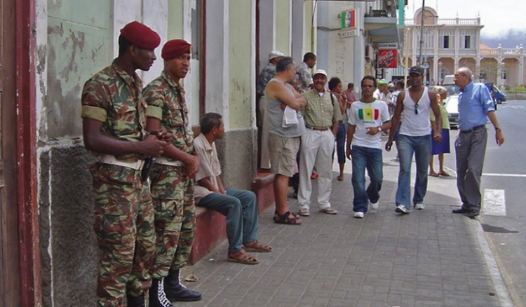 Greve PN. Há três anos MpD foi contra tropa nas ruas