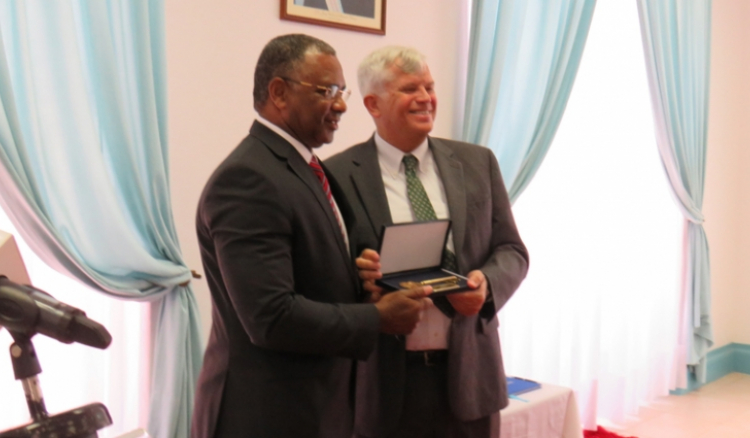 Praia. Embaixador dos EUA recebe chave da Cidade e diz-se honrado