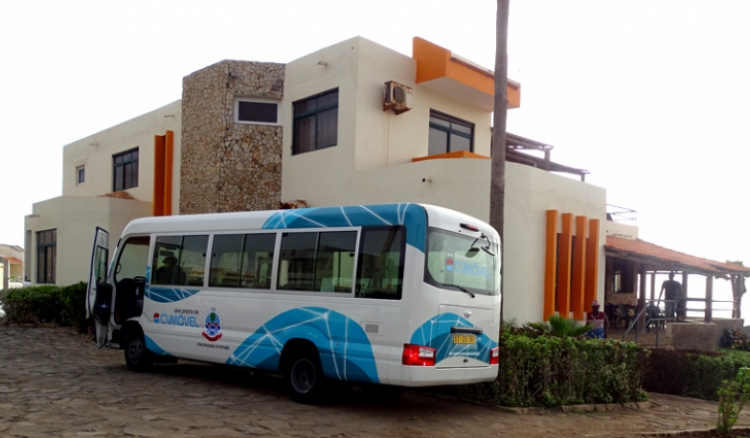 Autarcas moram em casas particulares para receberem subsídio do Estado