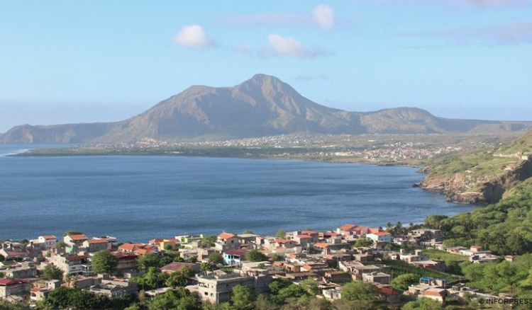 Jovens do Municipio do Tarrafal de Santiago recebem kits para desenvolver negócios