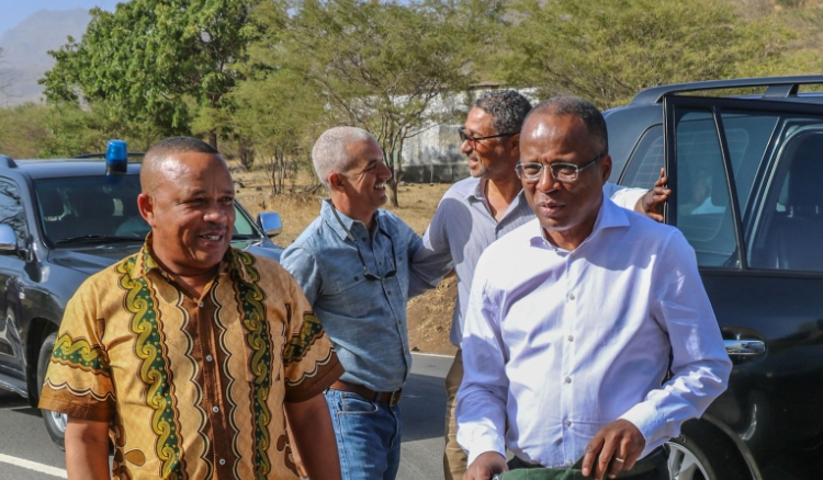 Primeiro-Ministro visita Santa Cruz com foco na economia local