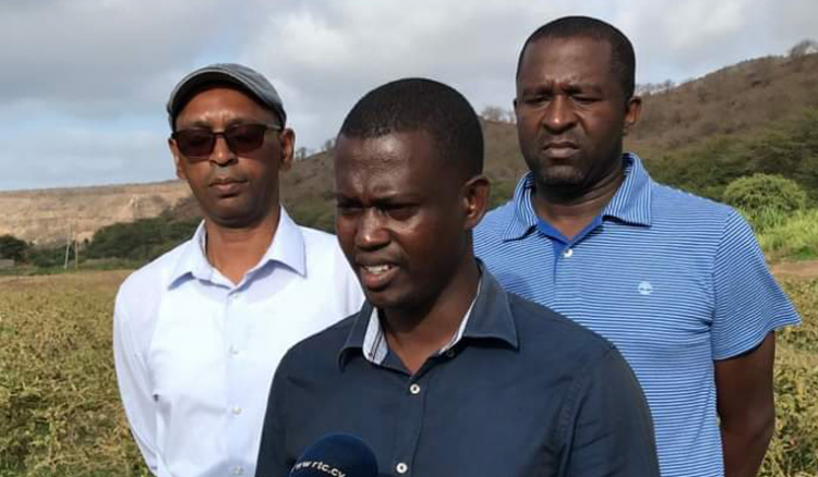 Habitação, falta de água e desemprego entre os problemas de Santiago Norte