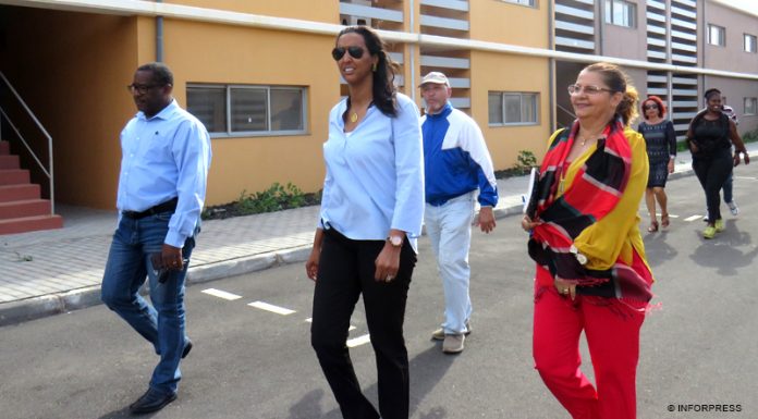 Presidente do PAICV impedida de entrar no Casa para Todos em Palha Sé - Praia